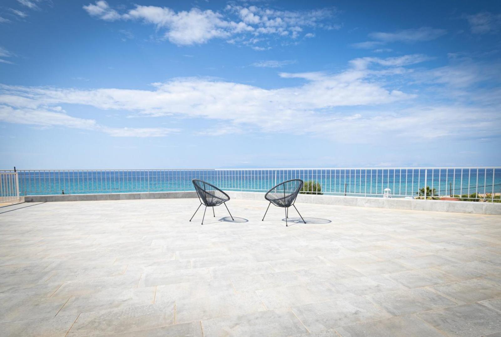 Althea Suites By Rentalspro Services - Nea Moudania Halkidiki Bagian luar foto